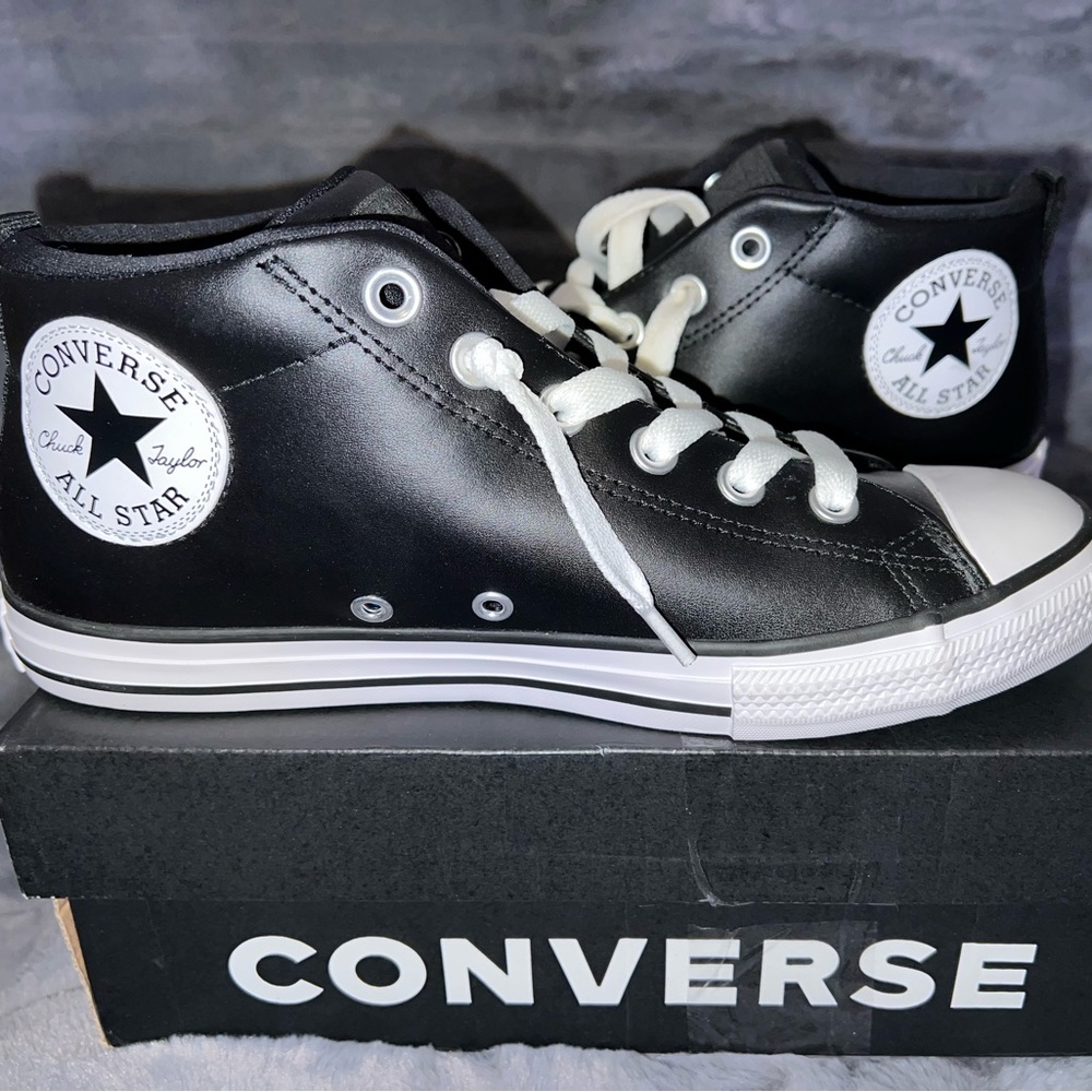 Converse black leather junior 6